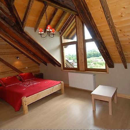 Chalet La Ferme De Noemie Mercury-Gémilly Værelse billede