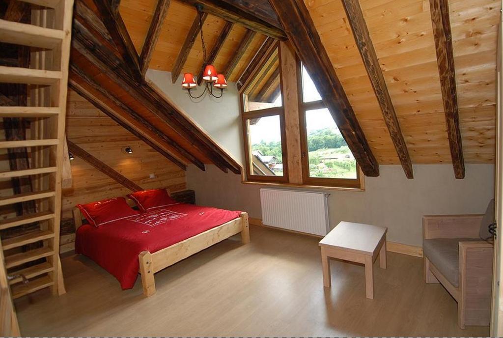 Chalet La Ferme De Noemie Mercury-Gémilly Værelse billede